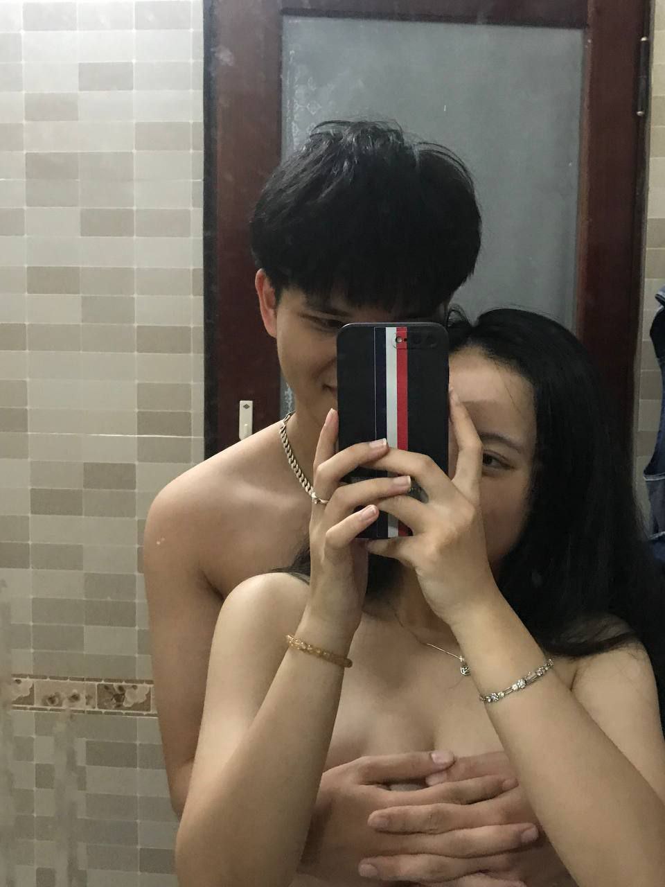 Lén lút với cô em họ cực dễ thương