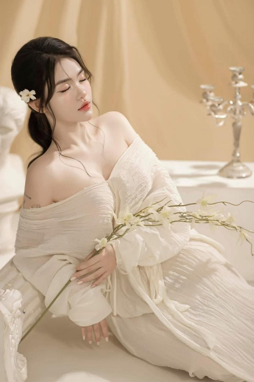 Người vợ mang thai, Gã chồng được cô bạn thân của Người vợ giúp “giải tỏa”